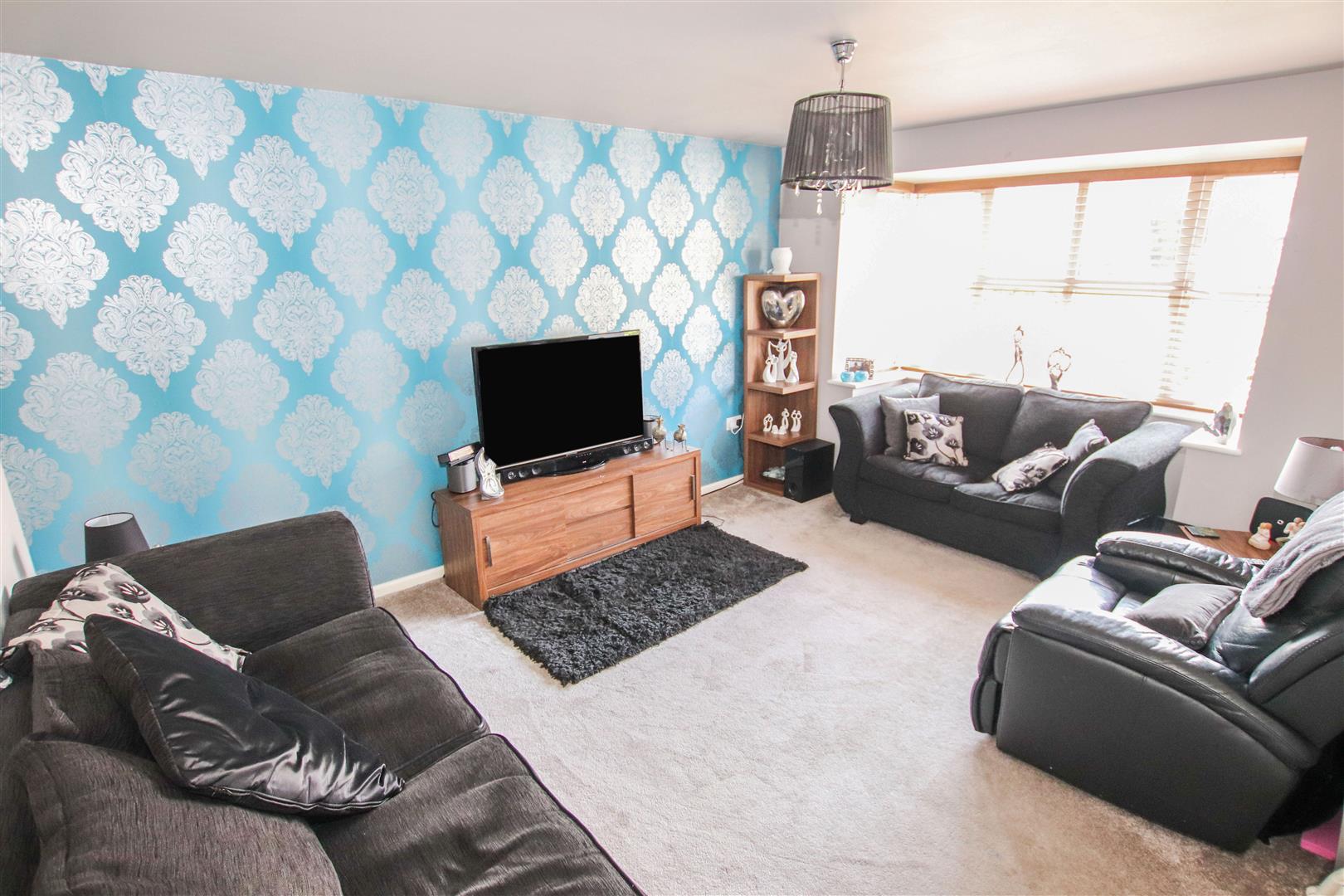 BAY FRONTED LOUNGE